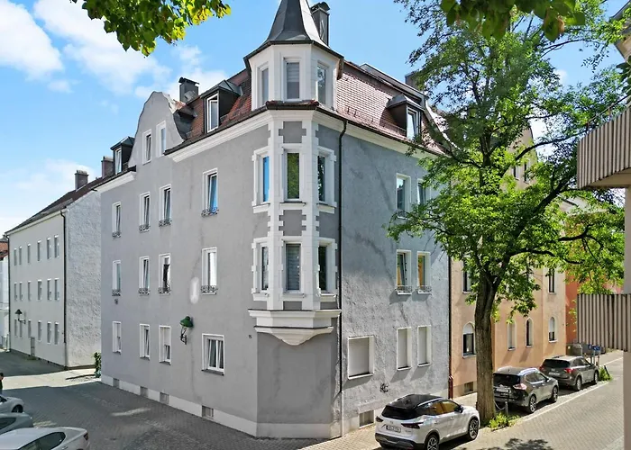 Frisch Renovierte - Zentral/ruhig/modern