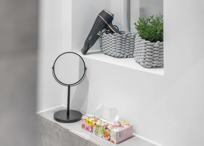Frisch Renovierte - Zentral/ruhig/modern Apartmán