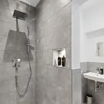 Frisch Renovierte - Zentral/ruhig/modern Apartamento *