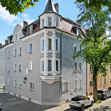 Frisch Renovierte - Zentral/ruhig/modern