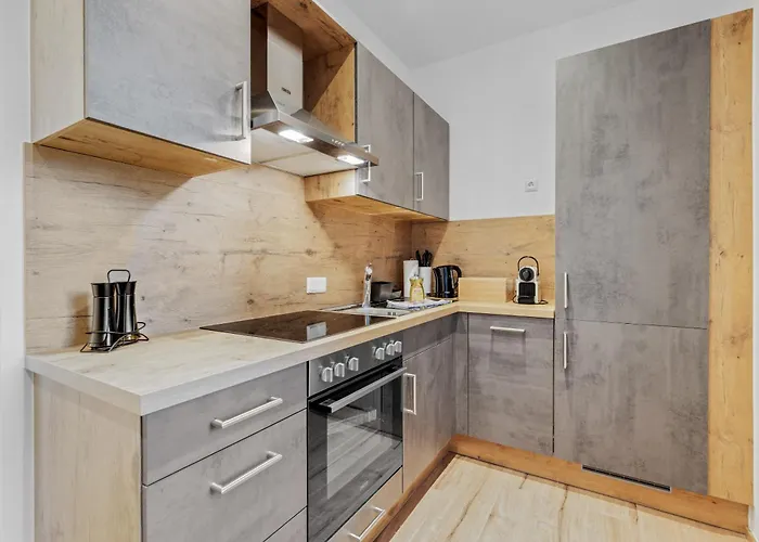 Frisch Renovierte - Zentral/ruhig/modern Apartmán *